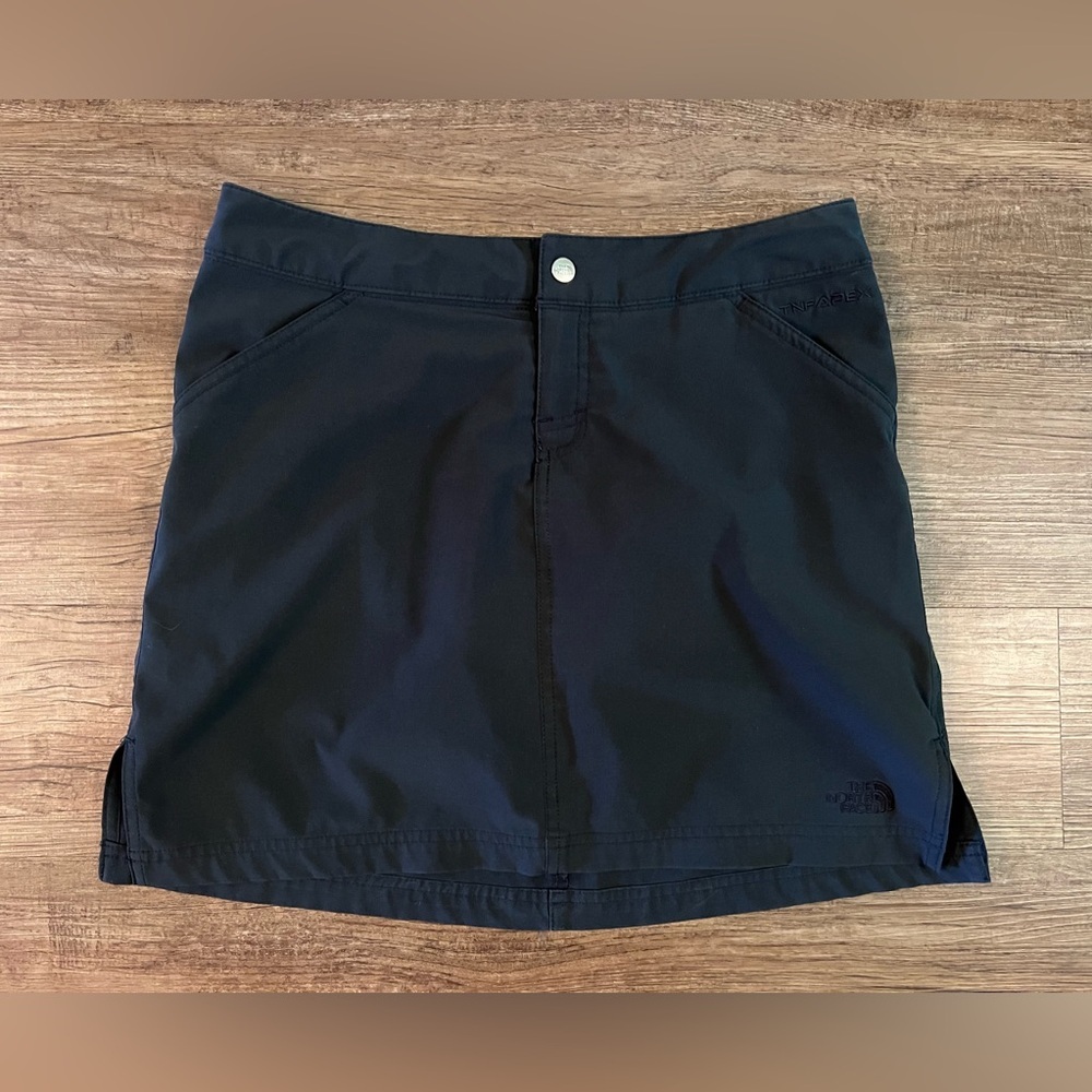 The North Face Skort Women's Size 4 Black Apex Hiking‎ Outdoors Golf TNF I19